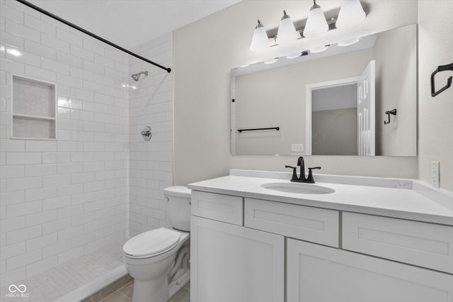13083 N Sterling Commons, Fishers, IN 46038