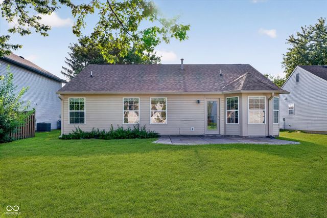 13083 N Sterling Commons, Fishers, IN 46038