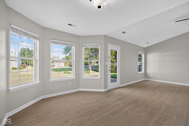 13083 N Sterling Commons, Fishers, IN 46038