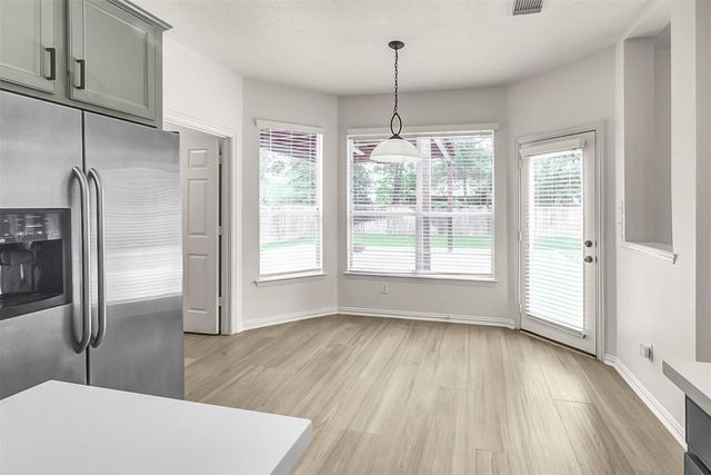 10 Chippewa Trail, Spring, TX 77389