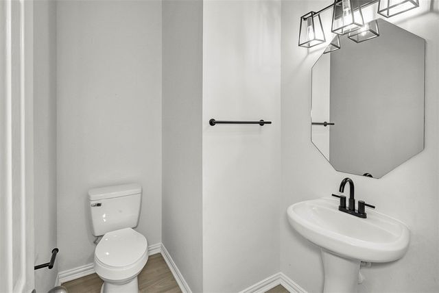 10 Chippewa Trail, Spring, TX 77389