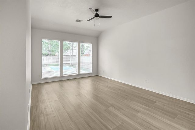 10 Chippewa Trail, Spring, TX 77389