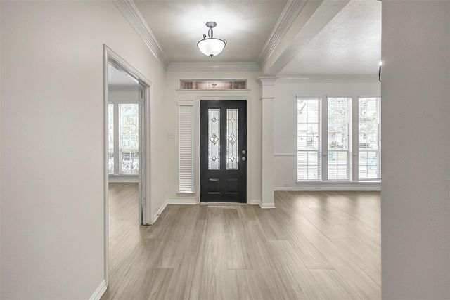 10 Chippewa Trail, Spring, TX 77389