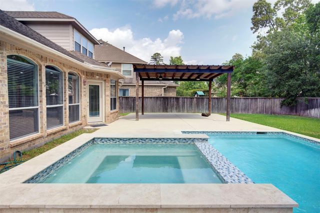 10 Chippewa Trail, Spring, TX 77389