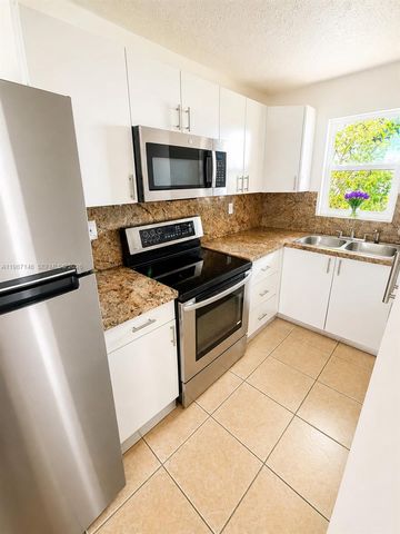 4050 NW 135th St 5-1, Opa-locka, FL 33054