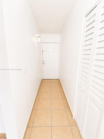 4050 NW 135th St 5-1, Opa-locka, FL 33054
