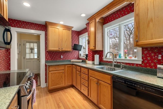 13 Shawmut Ave Ext., Wayland, MA 01778