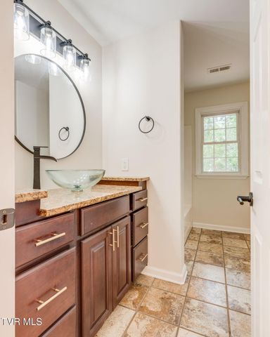 4740 Edens View Road, Kingsport, TN 37664