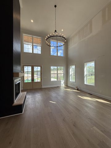 112 Fairway Dr, Clarksville, TN 37043