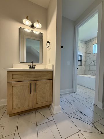 112 Fairway Dr, Clarksville, TN 37043