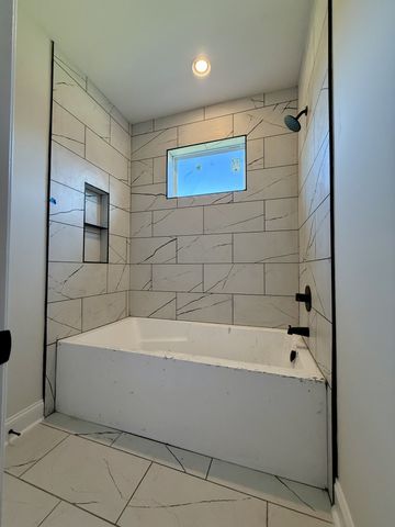 112 Fairway Dr, Clarksville, TN 37043