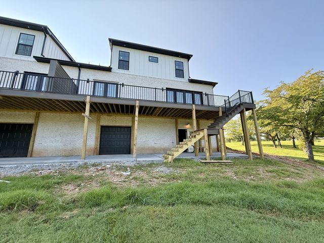 112 Fairway Dr, Clarksville, TN 37043