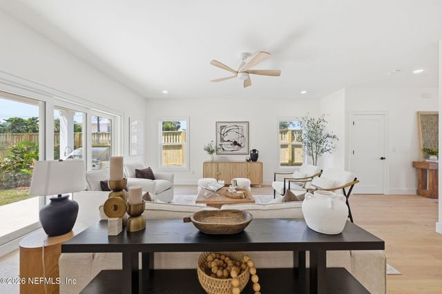 802 4TH Street S, Jacksonville Beach, FL 32250