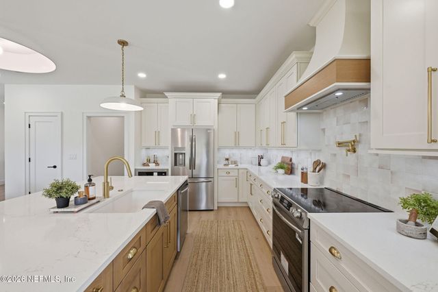 802 4TH Street S, Jacksonville Beach, FL 32250