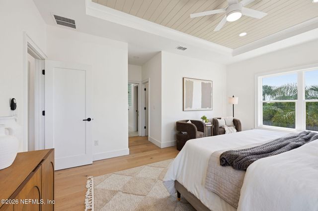 802 4TH Street S, Jacksonville Beach, FL 32250