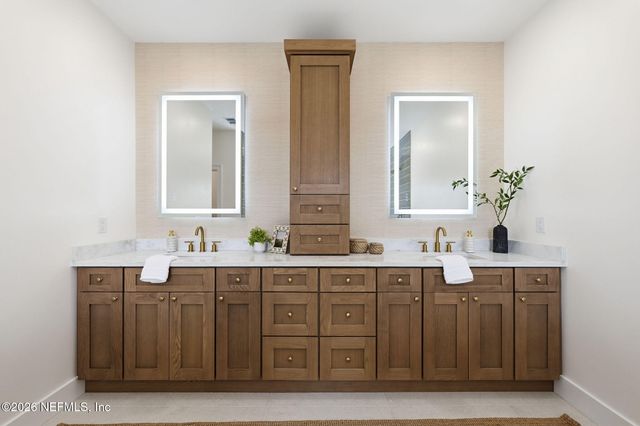 802 4TH Street S, Jacksonville Beach, FL 32250