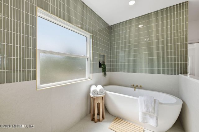 802 4TH Street S, Jacksonville Beach, FL 32250