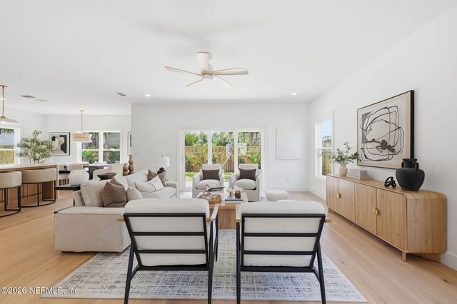 802 4TH Street S, Jacksonville Beach, FL 32250