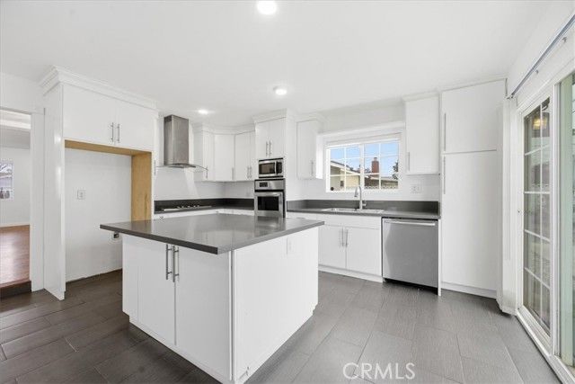 461 W Roberta, Fullerton, CA 92832