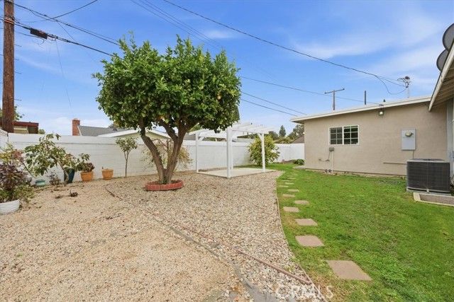 461 W Roberta, Fullerton, CA 92832