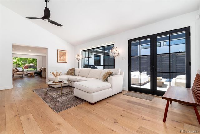 1065 S Monroe Street, Denver, CO 80209