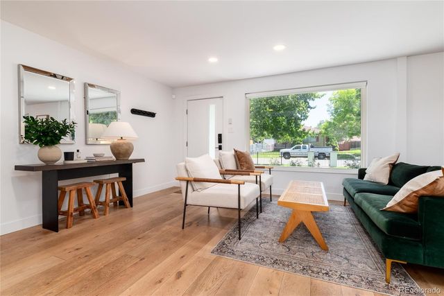 1065 S Monroe Street, Denver, CO 80209