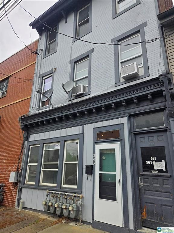 205 Front Street 1R, Catasauqua Boro, PA 18032