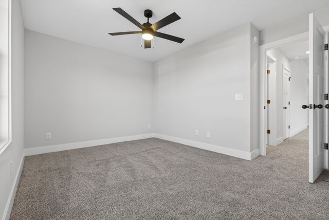 622 Woodrush Dr, Clarksville, TN 37040