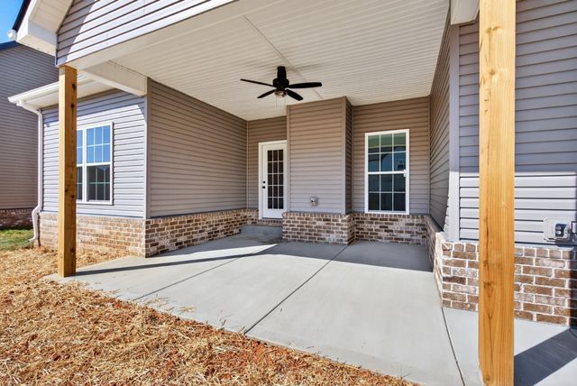 622 Woodrush Dr, Clarksville, TN 37040