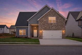 622 Woodrush Dr, Clarksville, TN 37040