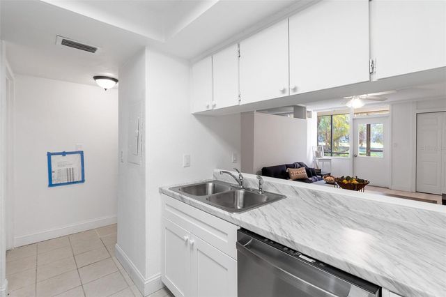 2614 COVE CAY DRIVE 105, Clearwater, FL 33760