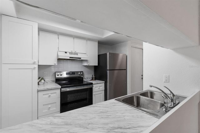 2614 COVE CAY DRIVE 105, Clearwater, FL 33760