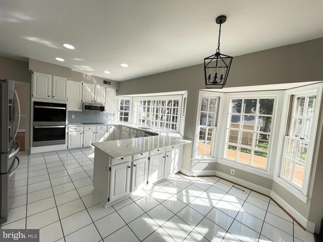 9440 FLOWERDEN LN, Manassas, VA 20110