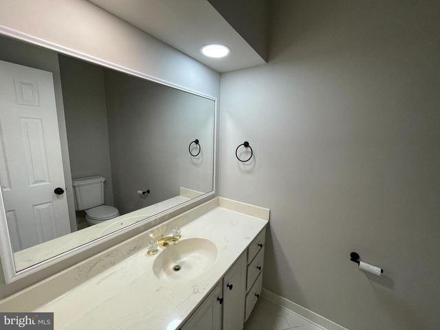 9440 FLOWERDEN LN, Manassas, VA 20110