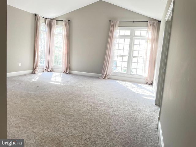 9440 FLOWERDEN LN, Manassas, VA 20110