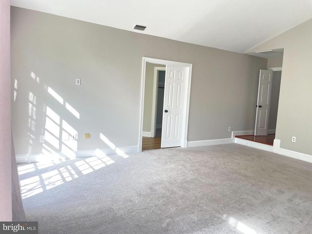 9440 FLOWERDEN LN, Manassas, VA 20110