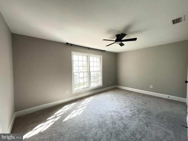 9440 FLOWERDEN LN, Manassas, VA 20110