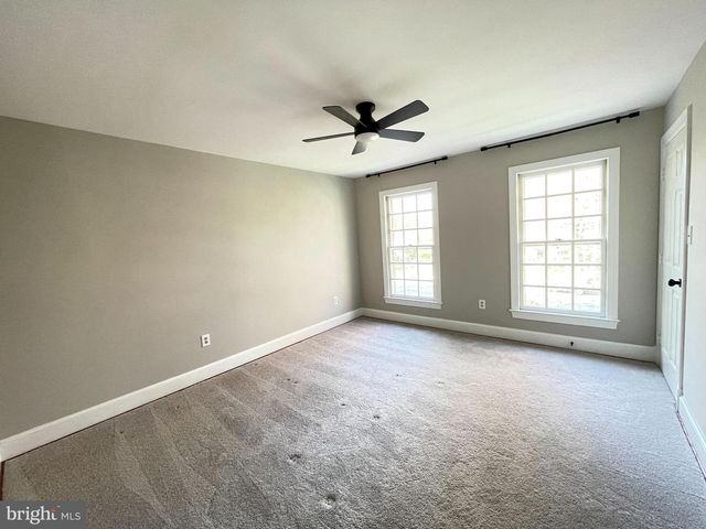 9440 FLOWERDEN LN, Manassas, VA 20110