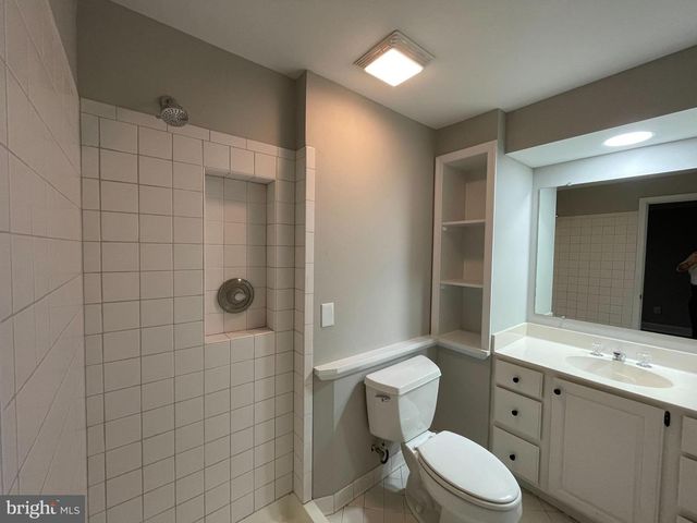 9440 FLOWERDEN LN, Manassas, VA 20110