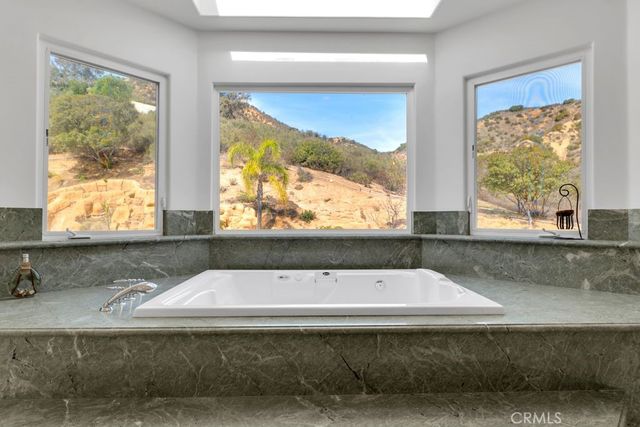 15 Maverick Lane, Bell Canyon, CA 91307