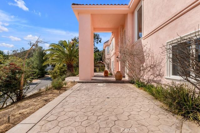 15 Maverick Lane, Bell Canyon, CA 91307