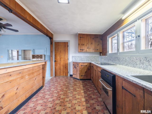 717 W BROW Court, Peoria, IL 61615