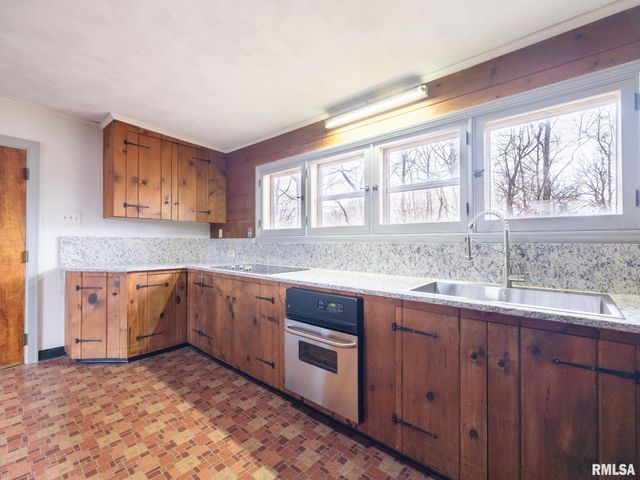 717 W BROW Court, Peoria, IL 61615