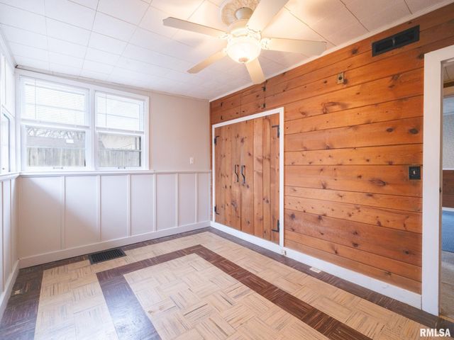 717 W BROW Court, Peoria, IL 61615