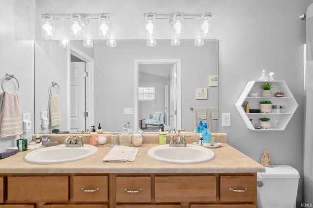 915 Keenan Court, South Bend, IN 46615