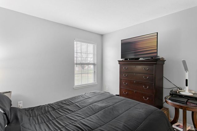 915 Keenan Court, South Bend, IN 46615