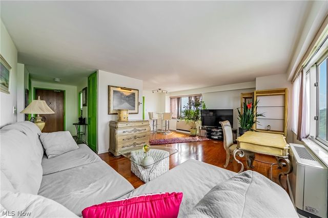 12520 Edgewater Drive 901, Lakewood, OH 44107