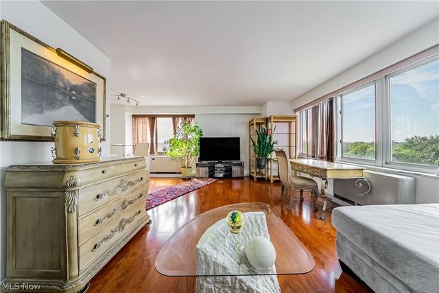 12520 Edgewater Drive 901, Lakewood, OH 44107