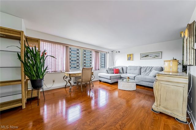 12520 Edgewater Drive 901, Lakewood, OH 44107