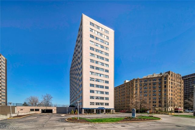 12520 Edgewater Drive 901, Lakewood, OH 44107